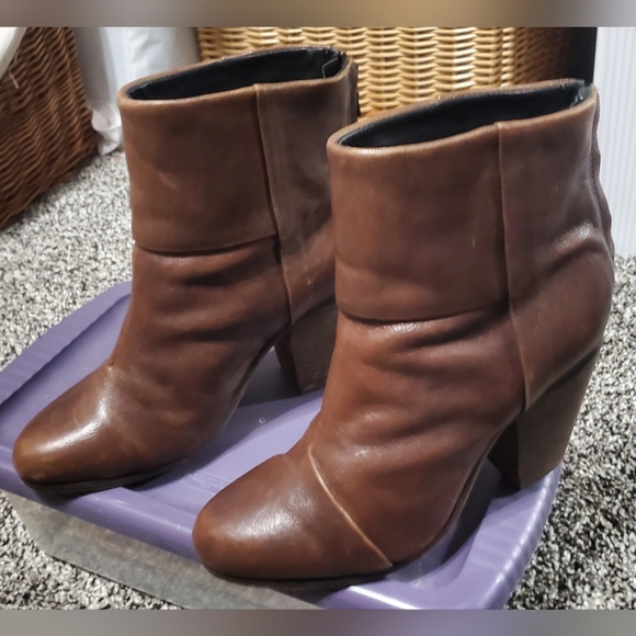 RAG & BONE Heeled Ankle Boots ☆ Heel Zip ☆ 3" Heel ☆ SIZE 37 EUR or 7 US WOMENS - Picture 3 of 11